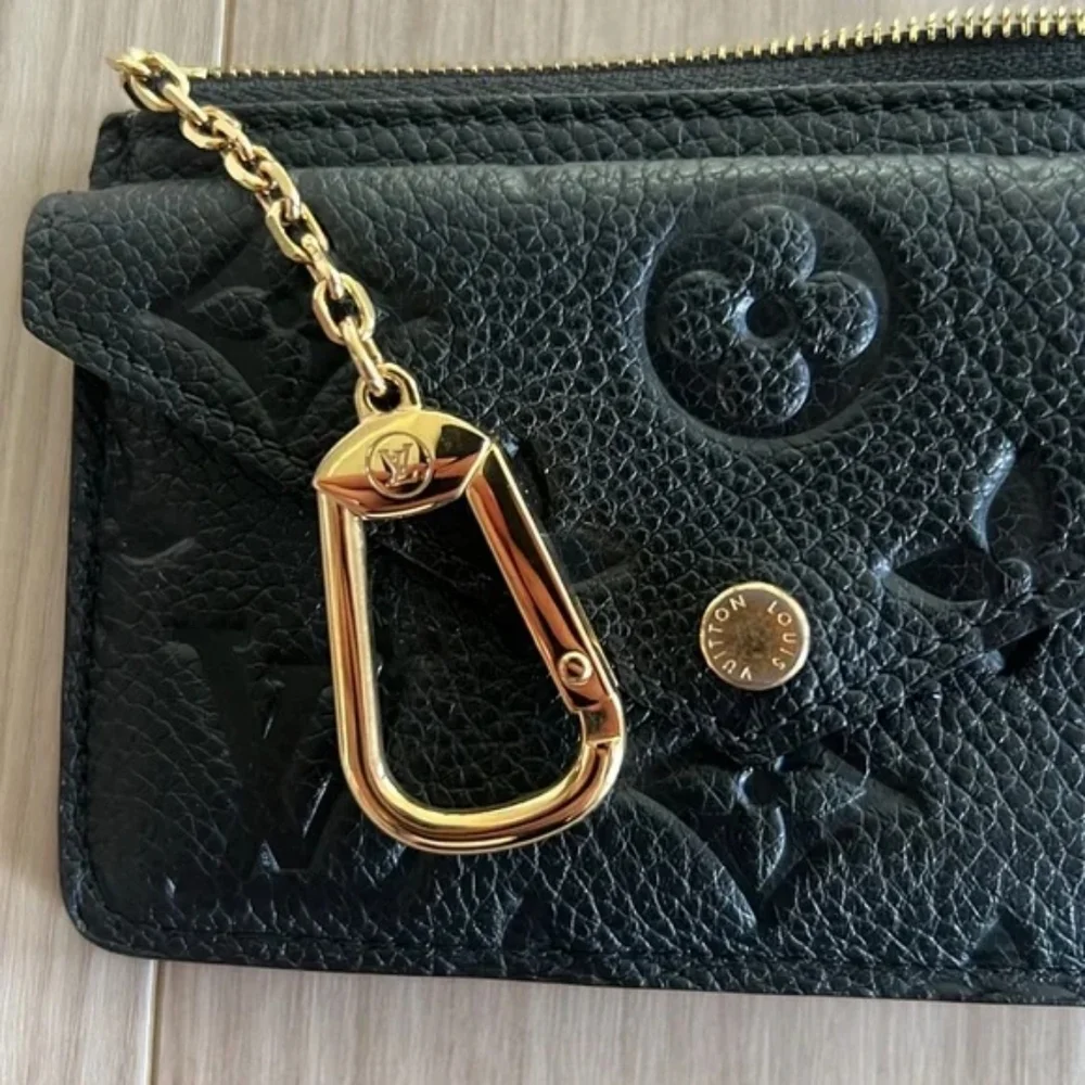 Black Louis Vuitton Women's Wallet - Picture 6 of 8